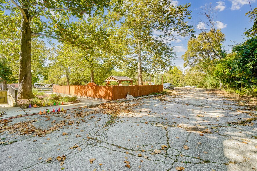 More Photos Of 800 Livermore St, Yellow Springs Research And Development For Sale