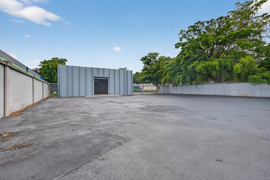 More Photos Of 3111 W Mcnab Rd, Pompano Beach Manufacturing For Lease