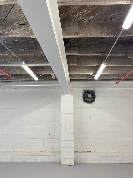 More Photos Of 901 E 31st St, Los Angeles Manufacturing For Lease