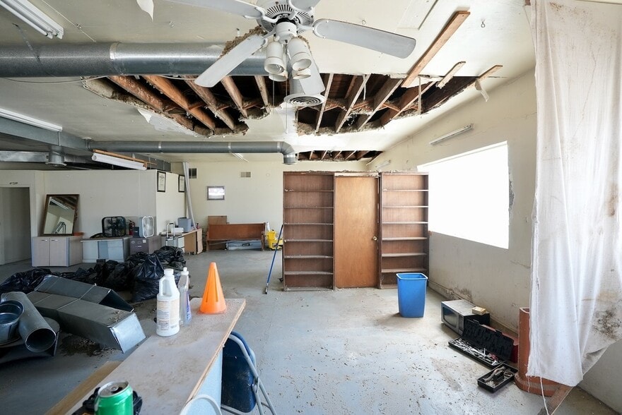 More Photos Of 5237-5243 Rockville Rd, Indianapolis Storefront For Sale