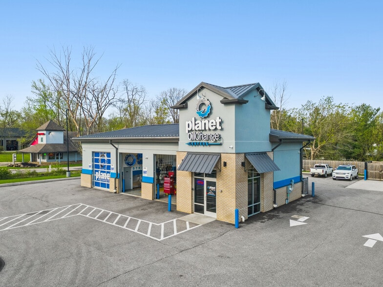 Primary Photo Of 18488 Pearl Rd, Strongsville Auto Repair For Sale