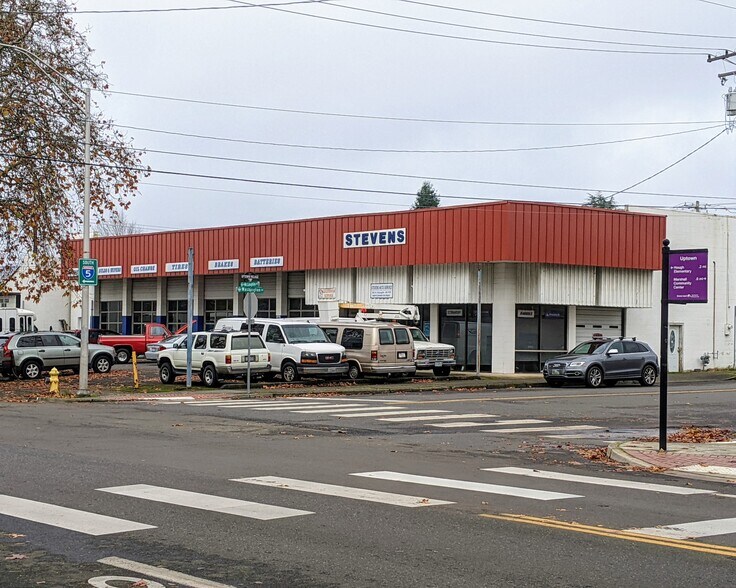 More Photos Of 200 W Mcloughlin Blvd, Vancouver Auto Repair For Sale