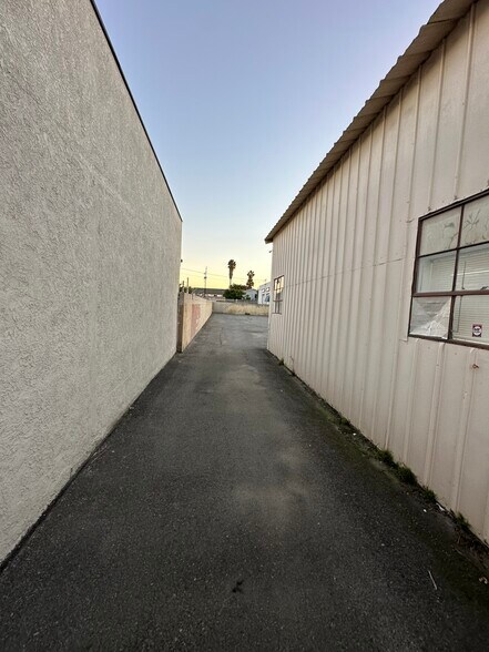 More Photos Of 12408 Carson St, Hawaiian Gardens Industrial For Lease