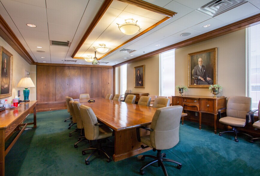 More Photos Of 945 Broadway, Columbus Office Residential For Lease