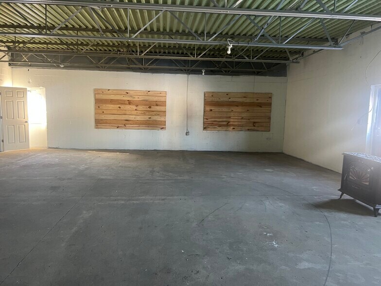 More Photos Of 185 N Front St, Columbia Warehouse For Sale