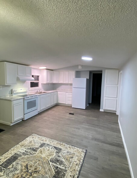 More Photos Of 128 Sandy Springs Ln, Lexington Manufactured Housing Mobile Home Park For Sale