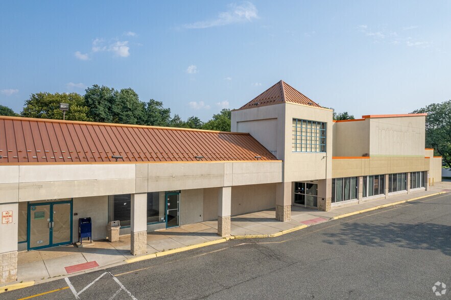 More Photos Of 1210 Route 130 N, Cinnaminson Storefront For Lease