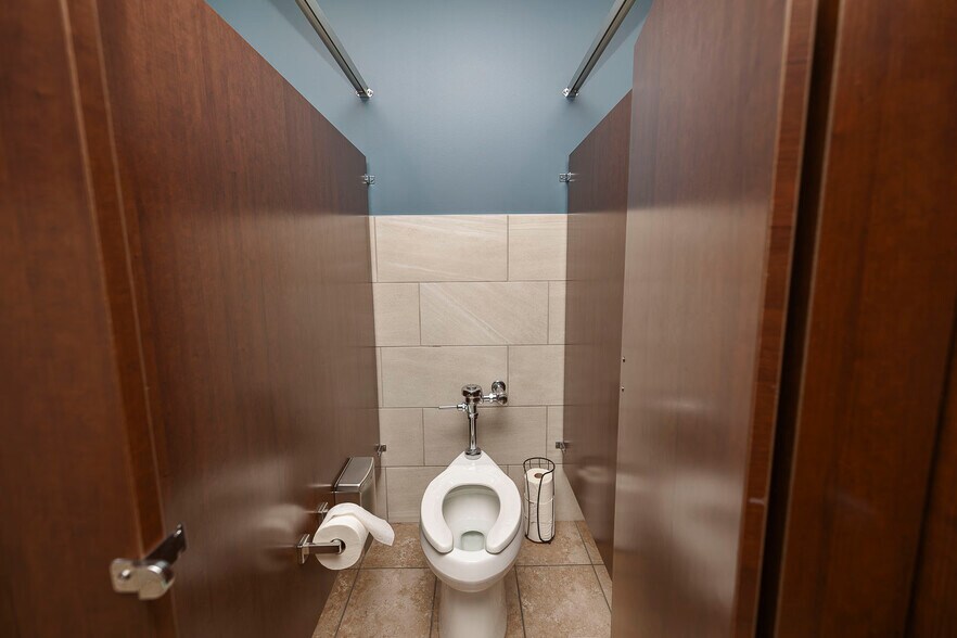 More Photos Of 13203 W 21st Ct N, Wichita Office For Sale