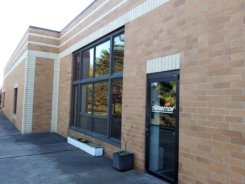 More Photos Of 6520 Hopkins Rd, Mentor Light Manufacturing For Sale