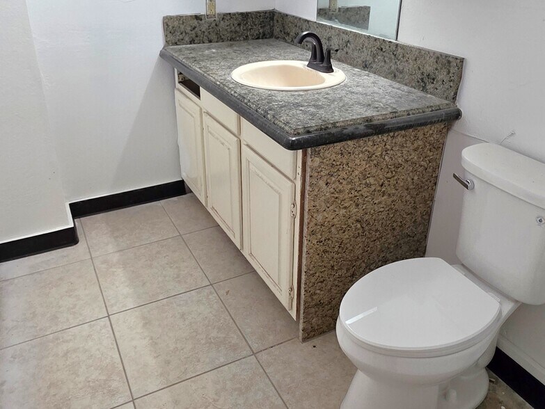 More Photos Of 3829 Rising Sun Rd, Bullhead City Distribution For Lease