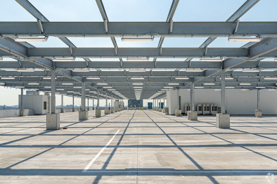 More Photos Of 2890 Review Ave, Long Island City Warehouse For Lease