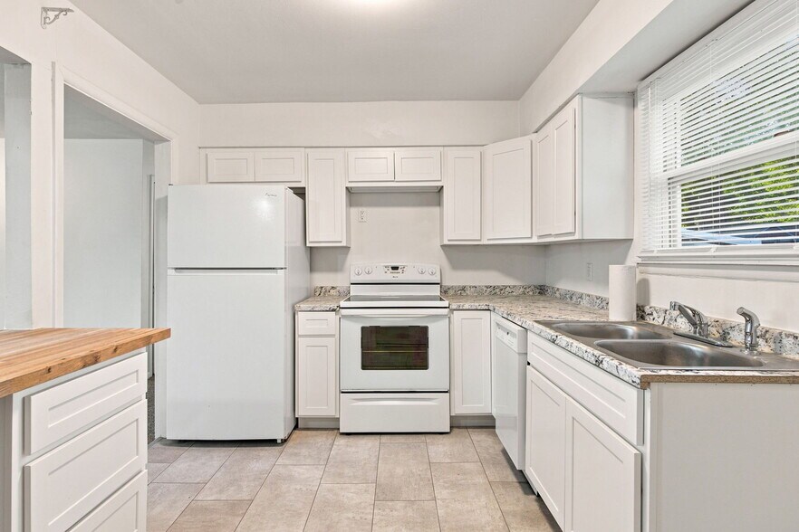 More Photos Of 3741 State Rte 30 Hwy, Lonedell Multifamily For Sale
