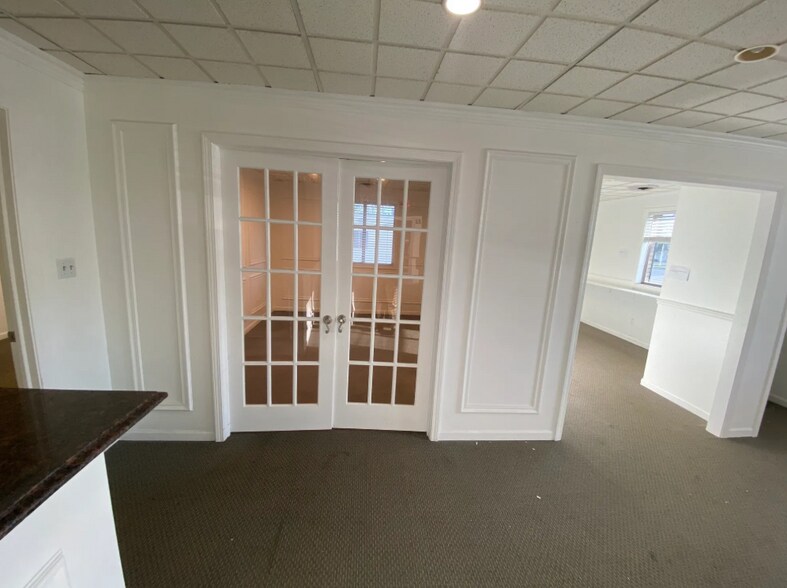 More Photos Of 26440 Southfield Rd, Lathrup Village Office For Lease