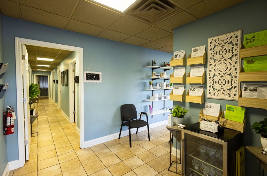 More Photos Of 732 Wade Hampton Blvd, Greenville Storefront Retail Office For Lease