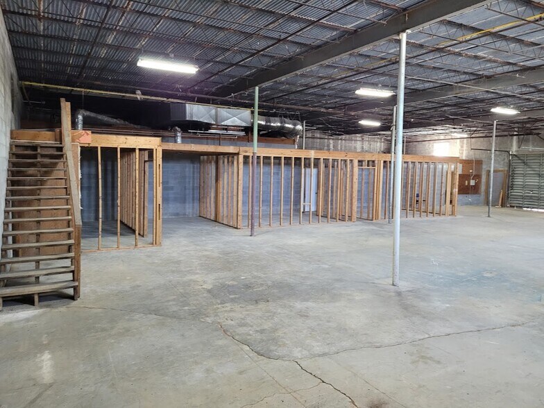 More Photos Of 604 Sheridan Ave, Dalton Warehouse For Sale