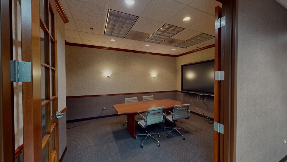 More Photos Of 1700 Park St, Naperville Office For Lease