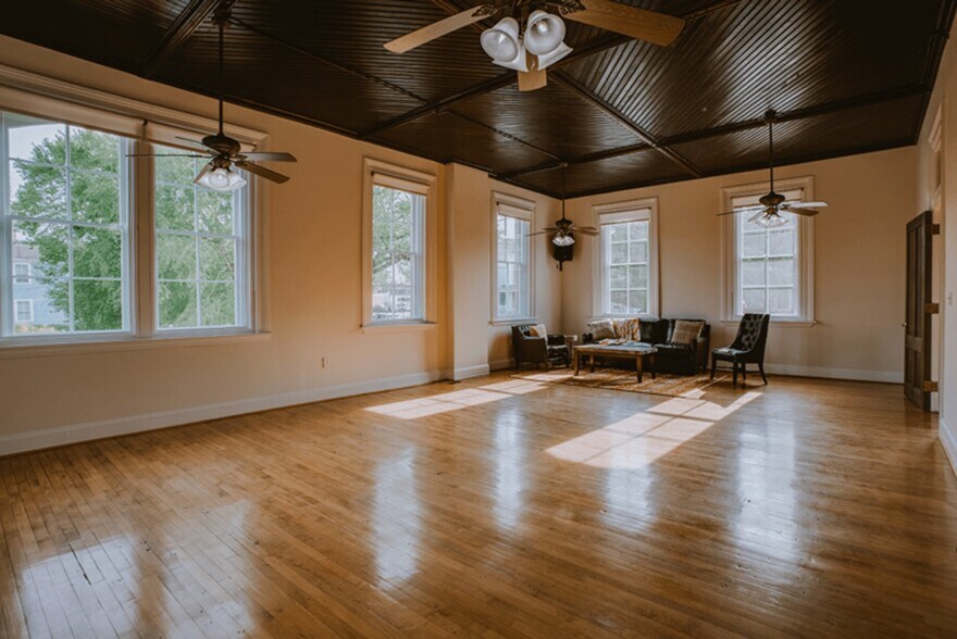 More Photos Of 441 Washington St, Portsmouth Office Residential For Sale