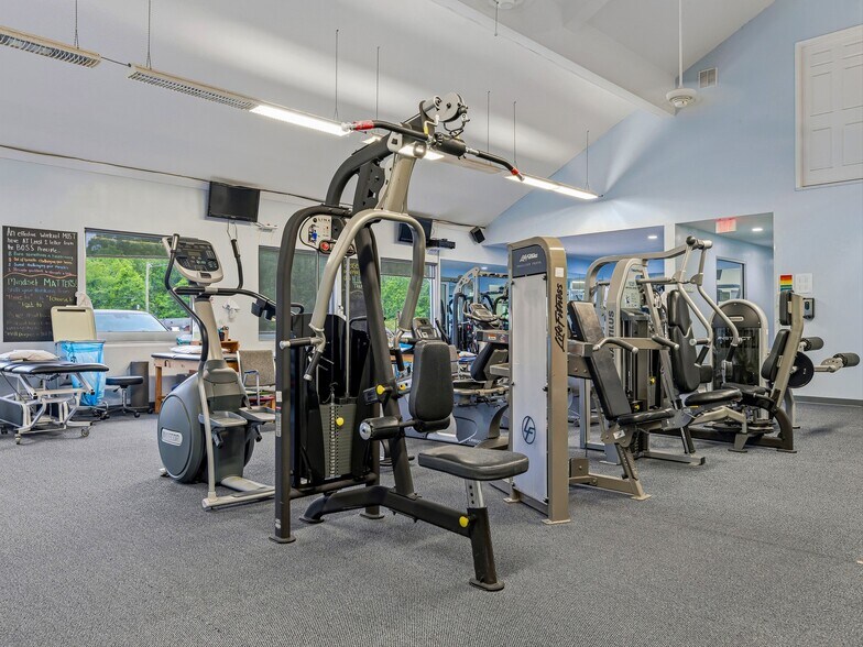 More Photos Of 149 New Leicester Hwy, Asheville Office For Sale