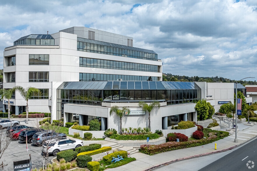 More Photos Of 15141 Whittier Blvd, Whittier Medical For Lease