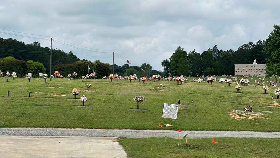 More Photos Of 2245 Rockmart Hwy, Cedartown Cemetery Mausoleum For Sale