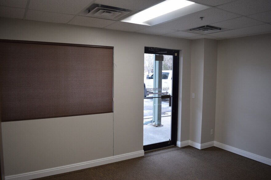 More Photos Of 520-536 W 66th St, Loveland Light Manufacturing For Sale