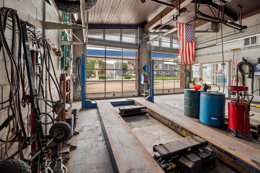 More Photos Of 602 S Jefferson St, Huntington Specialty For Sale