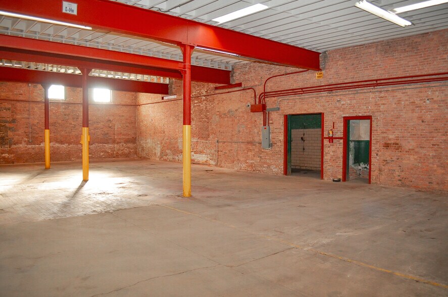 More Photos Of 4130-4150 S Wabash Ave, Chicago Manufacturing For Sale