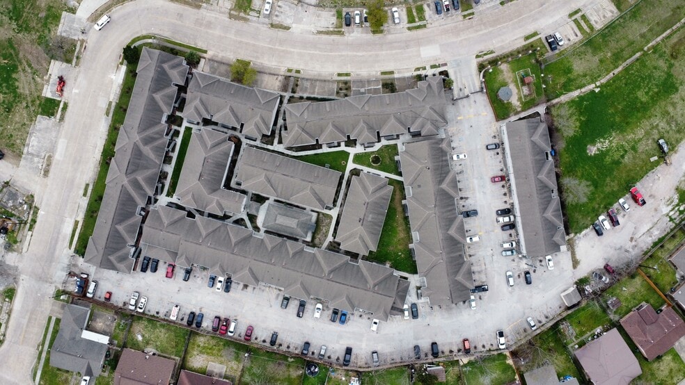 More Photos Of 815 Autumnwood Dr, Houston Apartments For Sale