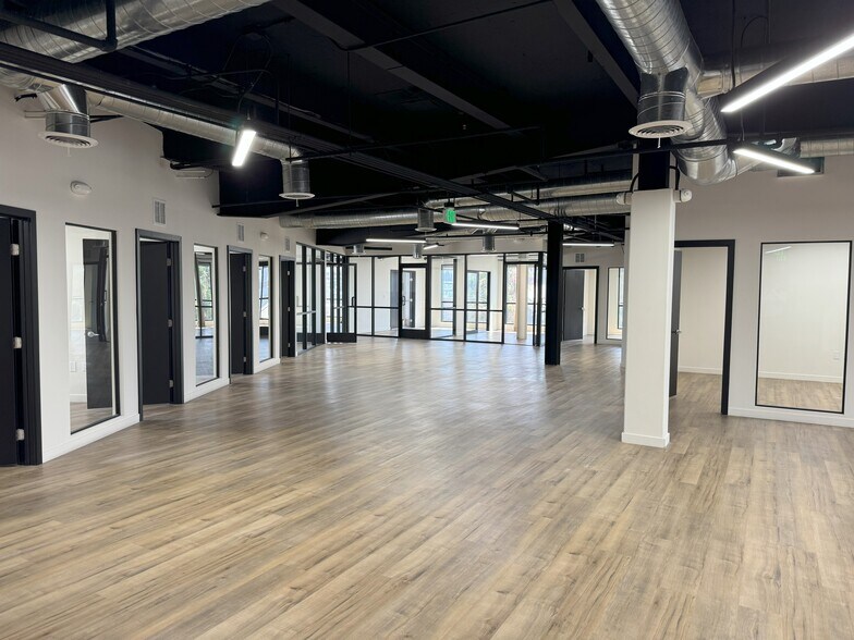 More Photos Of 135 W Magnolia Blvd, Burbank Loft Creative Space For Lease
