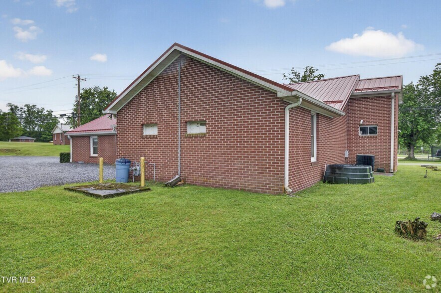 More Photos Of 302 Crescent Dr, Glade Spring Religious Facility For Sale