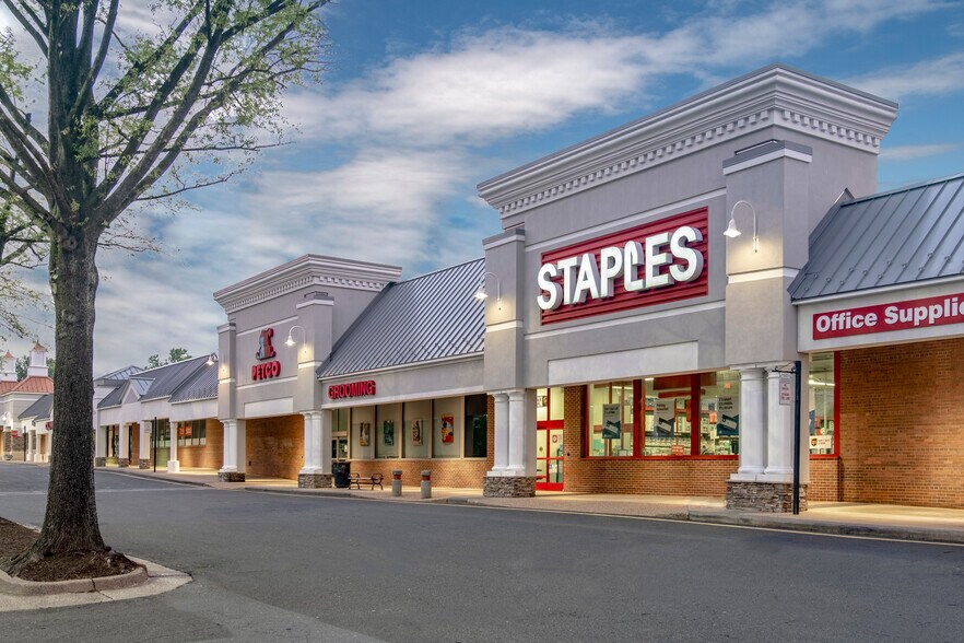 More Photos Of 251 W Lee Hwy, Warrenton Unknown For Lease