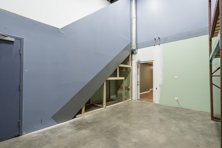 More Photos Of 13761 116 Ave, Surrey Flex For Lease