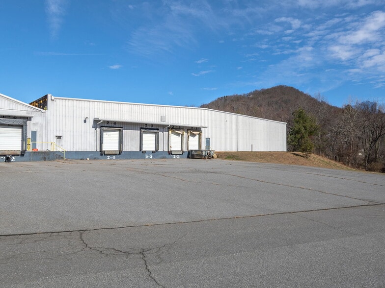 More Photos Of 111 Old Bee Tree Rd, Swannanoa Warehouse For Lease