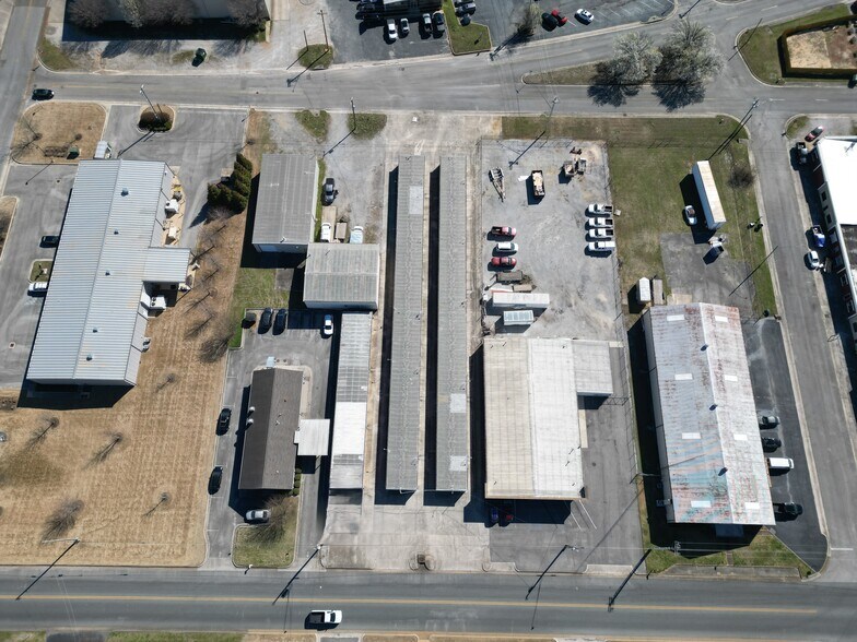 More Photos Of 1526 4th Ave SE, Decatur Light Manufacturing For Sale