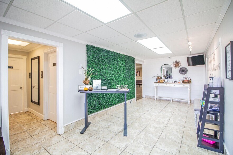 More Photos Of 1601 44th St, Lubbock Religious Facility For Sale