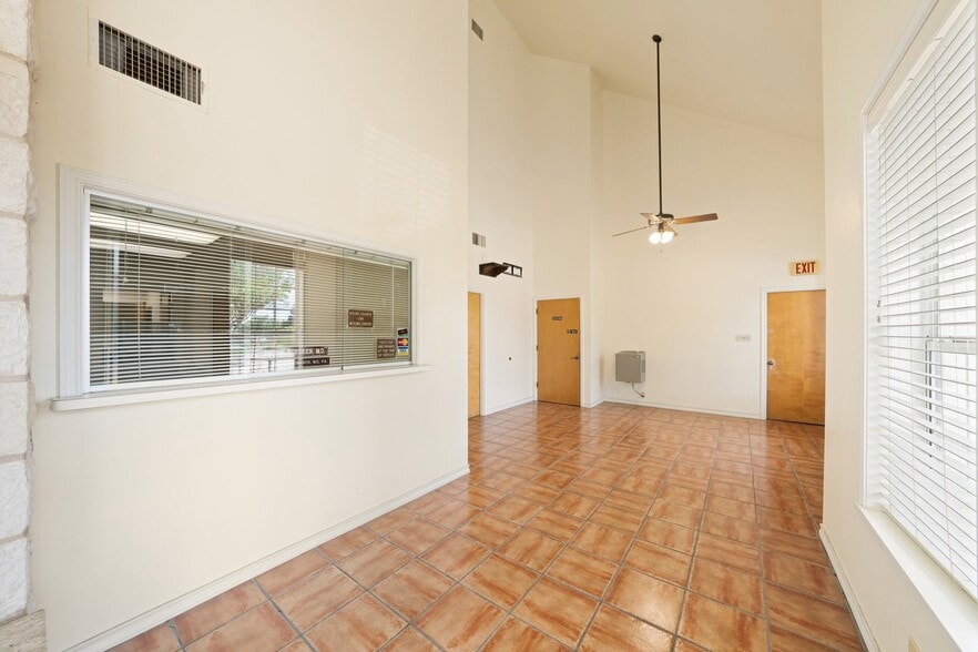 More Photos Of 204 W Windcrest St, Fredericksburg Healthcare For Sale