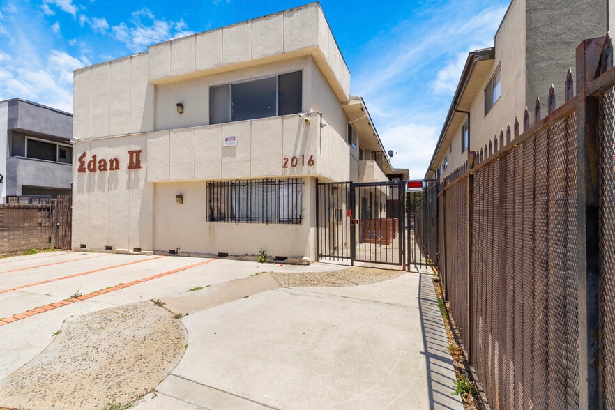 More Photos Of 2016 S Bedford St, Los Angeles Apartments For Sale