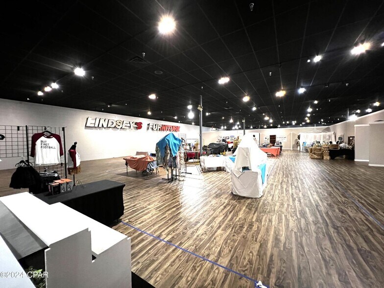 More Photos Of 7157 Front Beach Rd, Panama City Freestanding For Lease