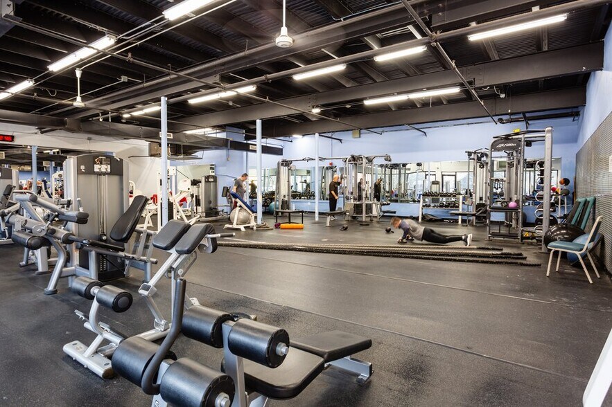 More Photos Of 38 Swampscott Rd, Salem Self Storage For Lease