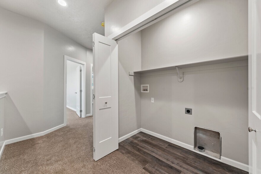 More Photos Of 560 Park Springs Ave, Baker City Apartments For Sale