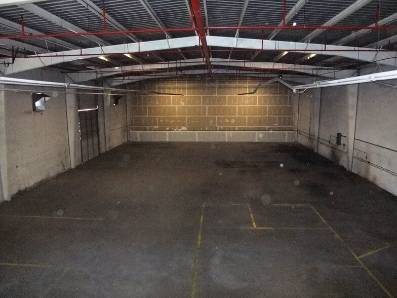 More Photos Of 3636 W Buckeye Rd, Phoenix Warehouse For Lease