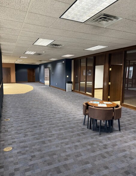 More Photos Of 223 E Spring St, New Albany Bank For Lease