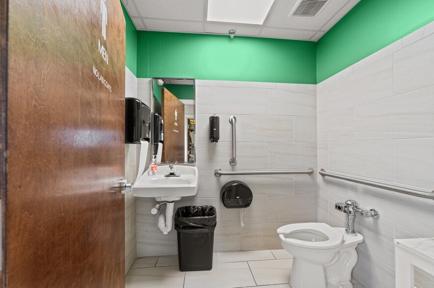 More Photos Of 2107 Black Creek Rd SE, Wilson Warehouse For Lease