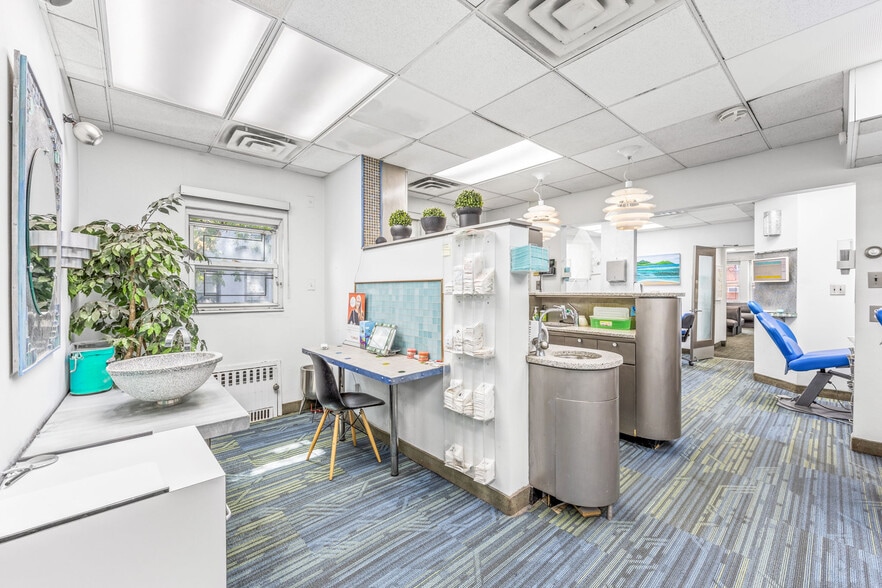 More Photos Of 2053 E 16th St, Brooklyn Flex For Sale