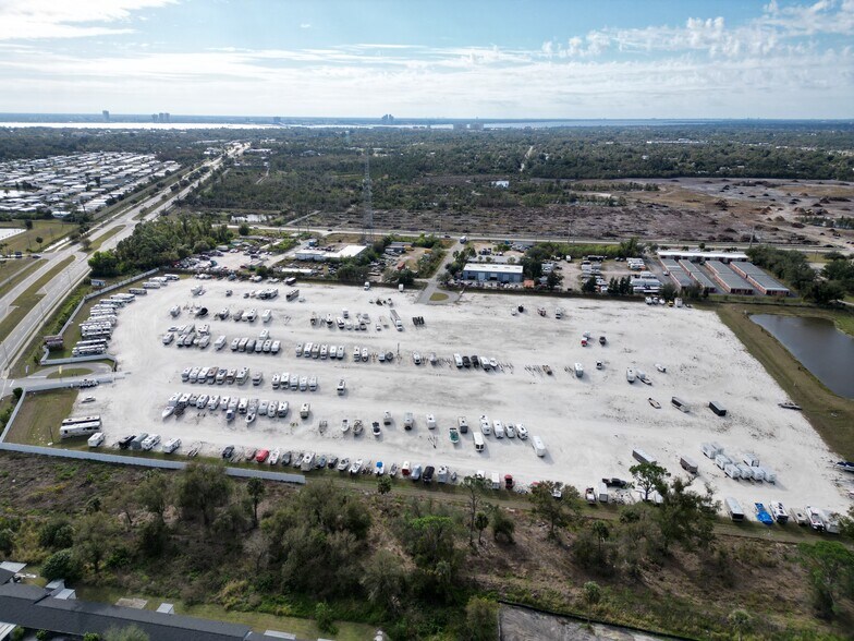 More Photos Of 2521 N Tamiami Trl, North Fort Myers Land For Lease