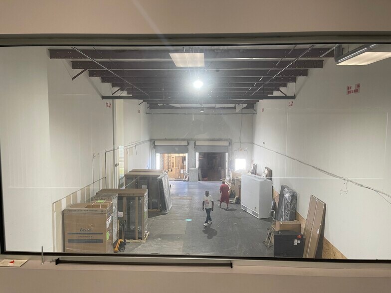 More Photos Of 4333 Silver Star Rd, Orlando Warehouse For Lease