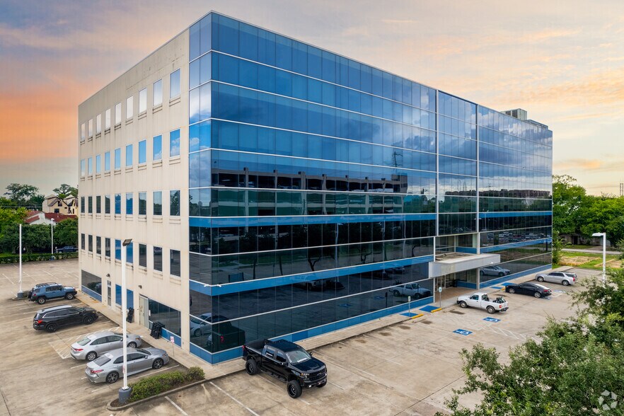 Primary Photo Of 1800 W 26th St, Houston Medical For Lease