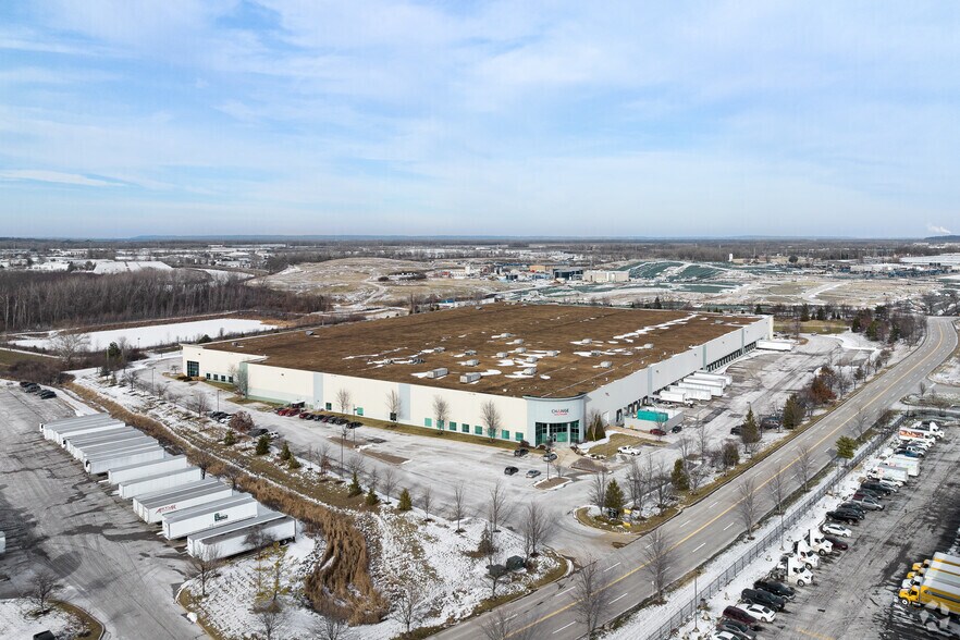More Photos Of 13201-13221 Corporate Exchange Dr, Bridgeton Distribution For Lease