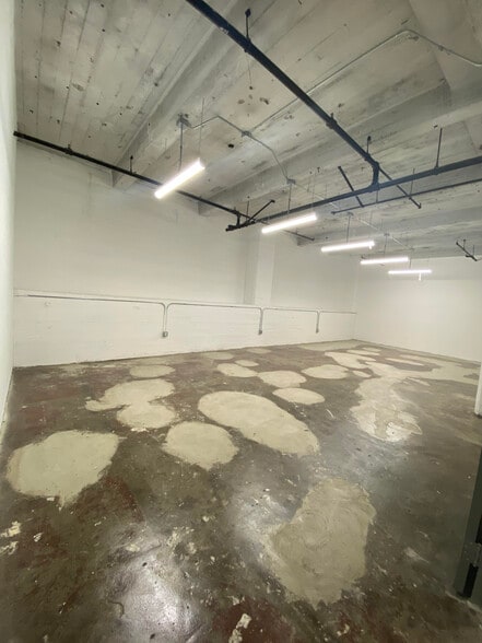 More Photos Of 901 E 31st St, Los Angeles Manufacturing For Lease