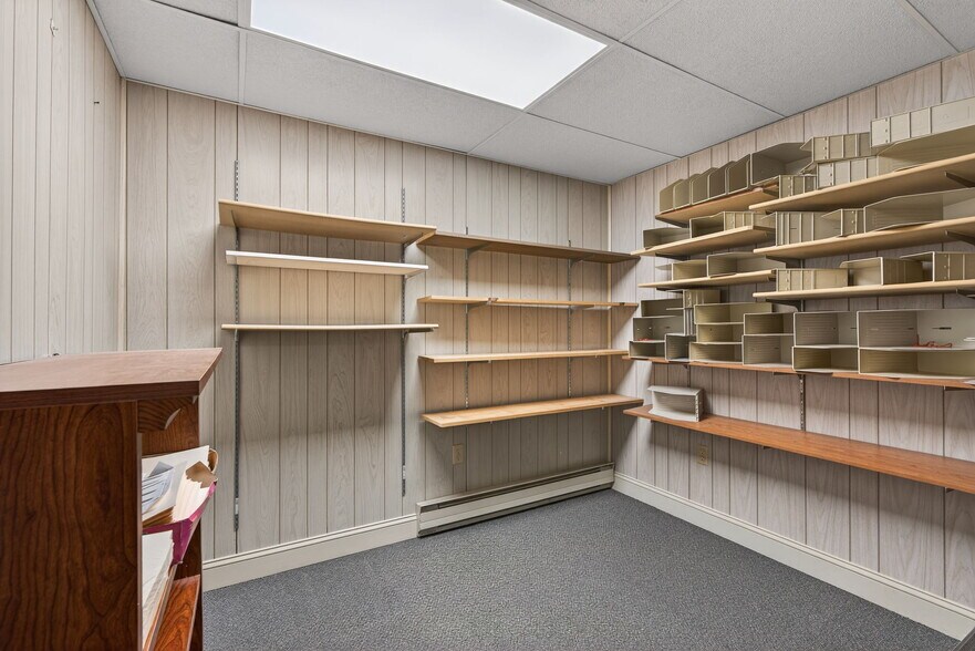 More Photos Of 6534 Sullivan Trl, Wind Gap Office For Sale